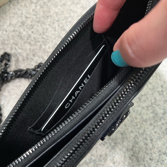 Chanel black/white leather wallet/bag with long chain original packaging - Picture 12 of 13